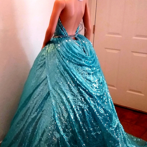 "WYNTER" Ocean Blue Sequin Wedding Ballgown Set - Picture 13 of 15